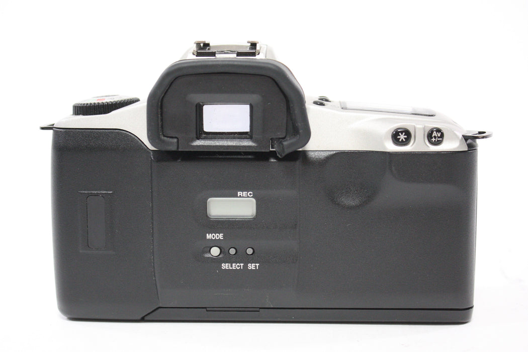 Canon Rebel 2000 Date 35mm SLR with 28-80mm f/3.5-5.6 V USM Lens