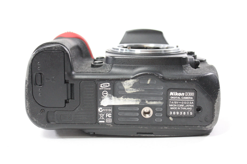Nikon D300 DSLR Camera Body with Shutter Count 156,641