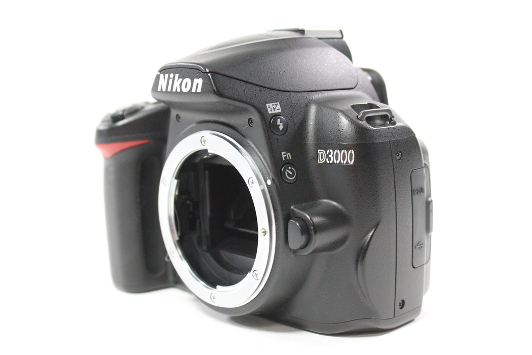 Nikon D3000 DSLR Camera with 18-55mm f/3.5-5.6 G VR AF-S DX Nikkor Lens with Shutter Count 20,253