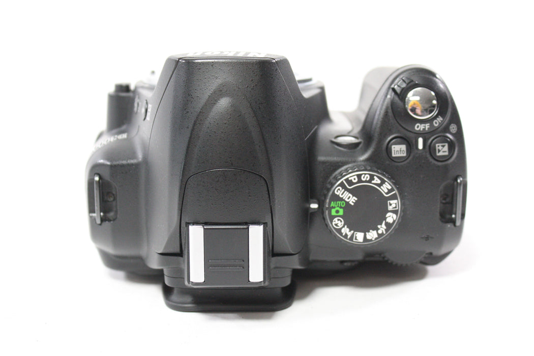 Nikon D3000 DSLR Camera with 18-55mm f/3.5-5.6 G VR AF-S DX Nikkor Lens with Shutter Count 20,253