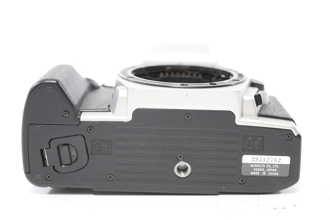 Minolta Maxxum 4 35mm SLR Camera Body