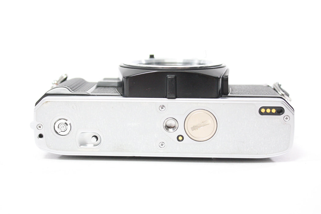 Minolta X-370 35mm SLR Camera with 50mm f/1.7 MD Lens
