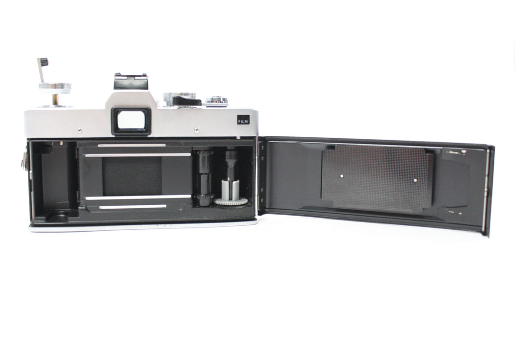 Minolta SRT202 35mm SLR Camera with 50mm f/1.7 MD Lens