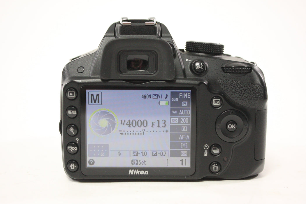 Nikon D3200 DSLR Camera with 18-55mm f/3.5-5.6 G VR DX Lens with Shutter Count 8,263