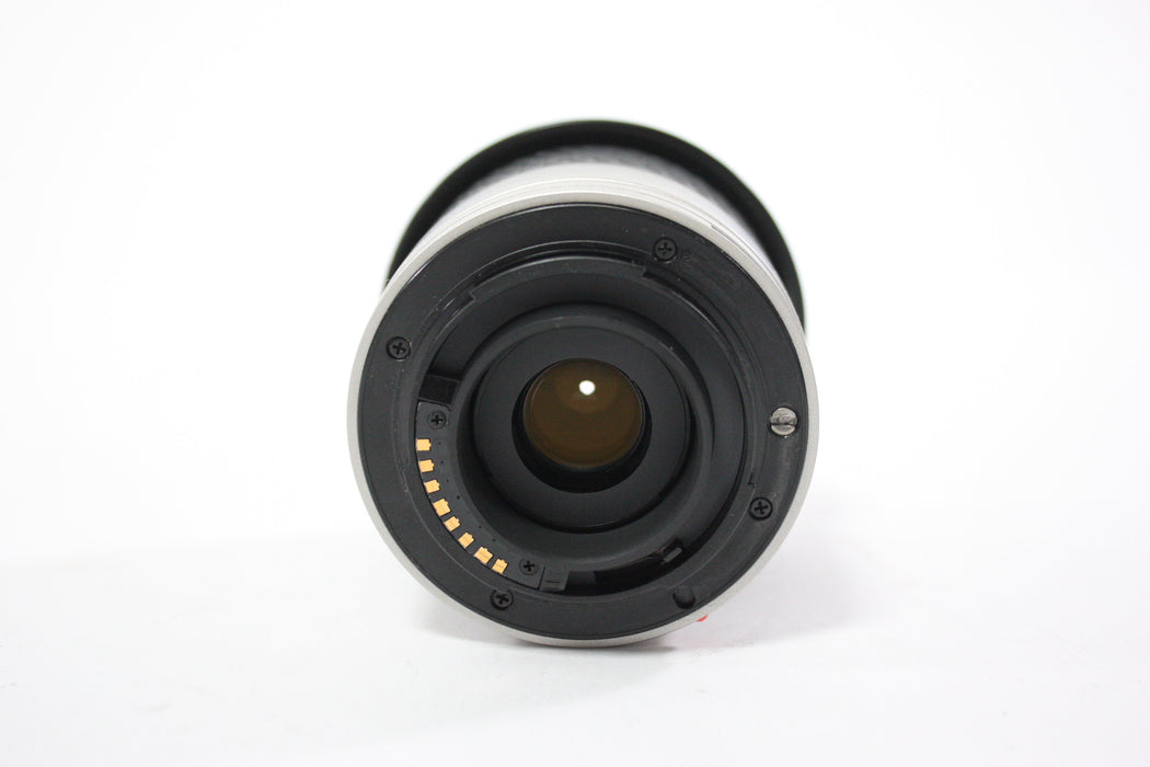 Minolta 28-100mm f/3.5-5.6 AF Zoom Lens for Sony A Mount