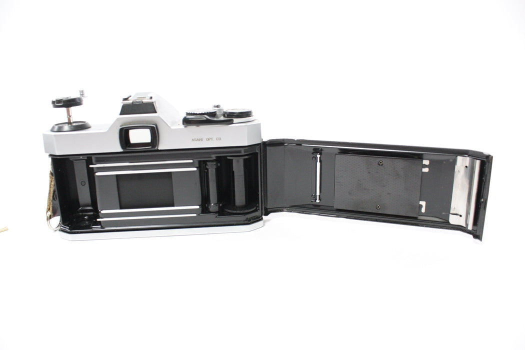 Pentax K1000 35mm SLR Camera with 50mm f/2 SMC Pentax-M Lens