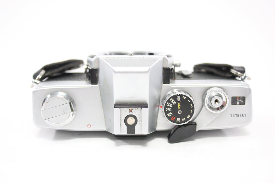 Minolta SRT201 35mm SLR Camera with Minolta 50mm f/1.7 Rokkor-X MD Lens