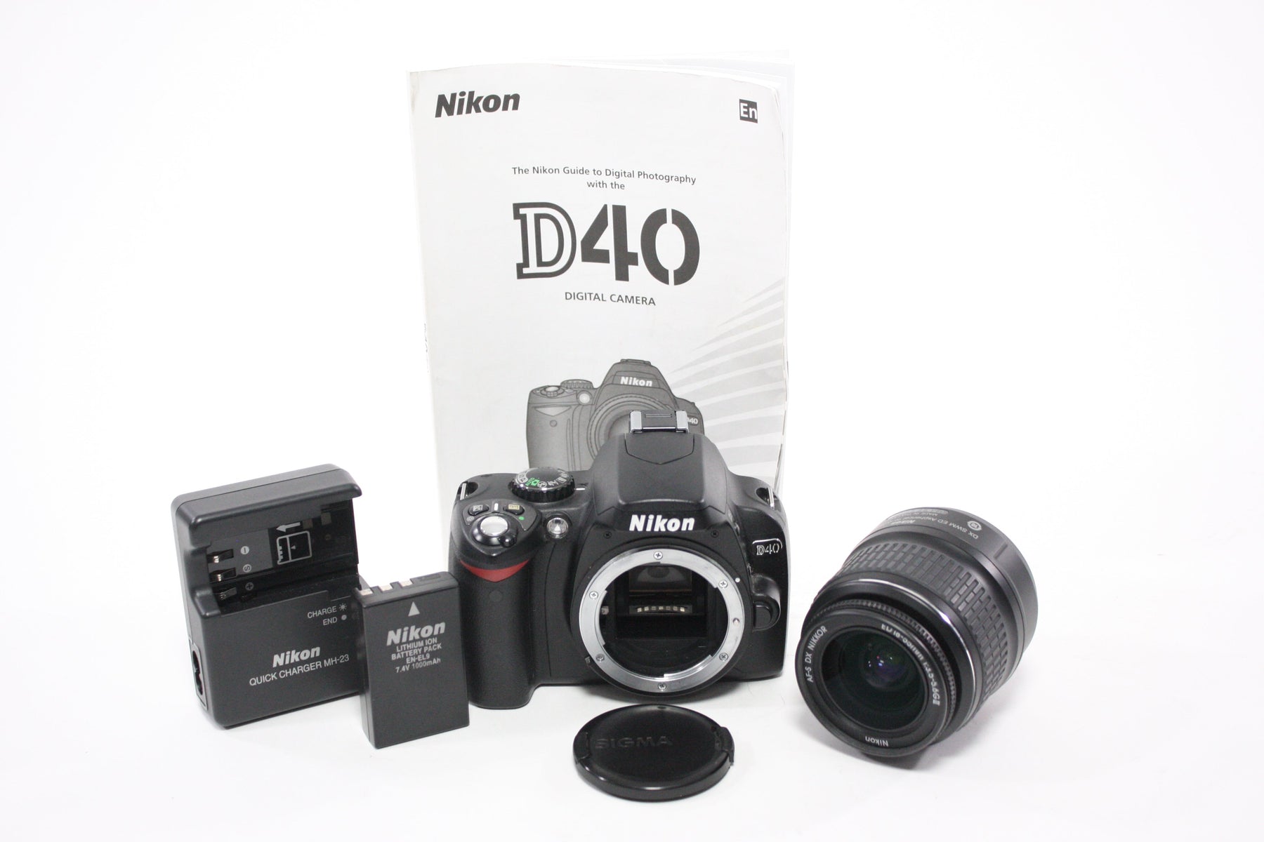 Nikon D40 DSLR Camera with Nikon 18-55mm f/3.5-5.6G II DX Nikkor AF-S Lens with Shutter Count 3,108