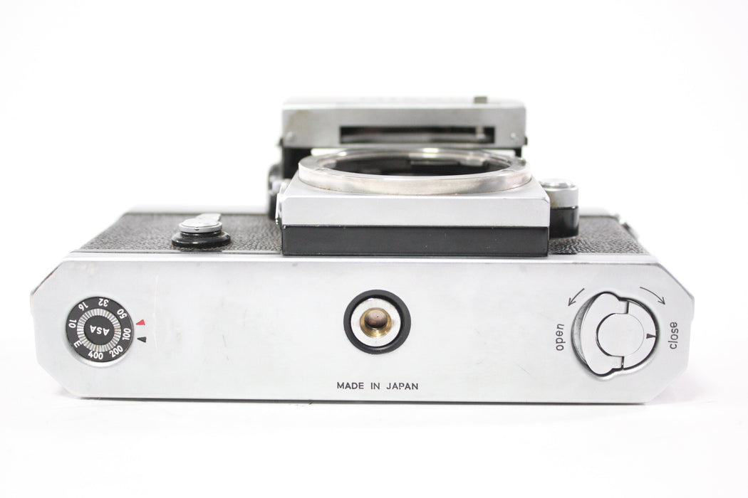 Nikon F 35mm SLR Body with Photomic T Finder
