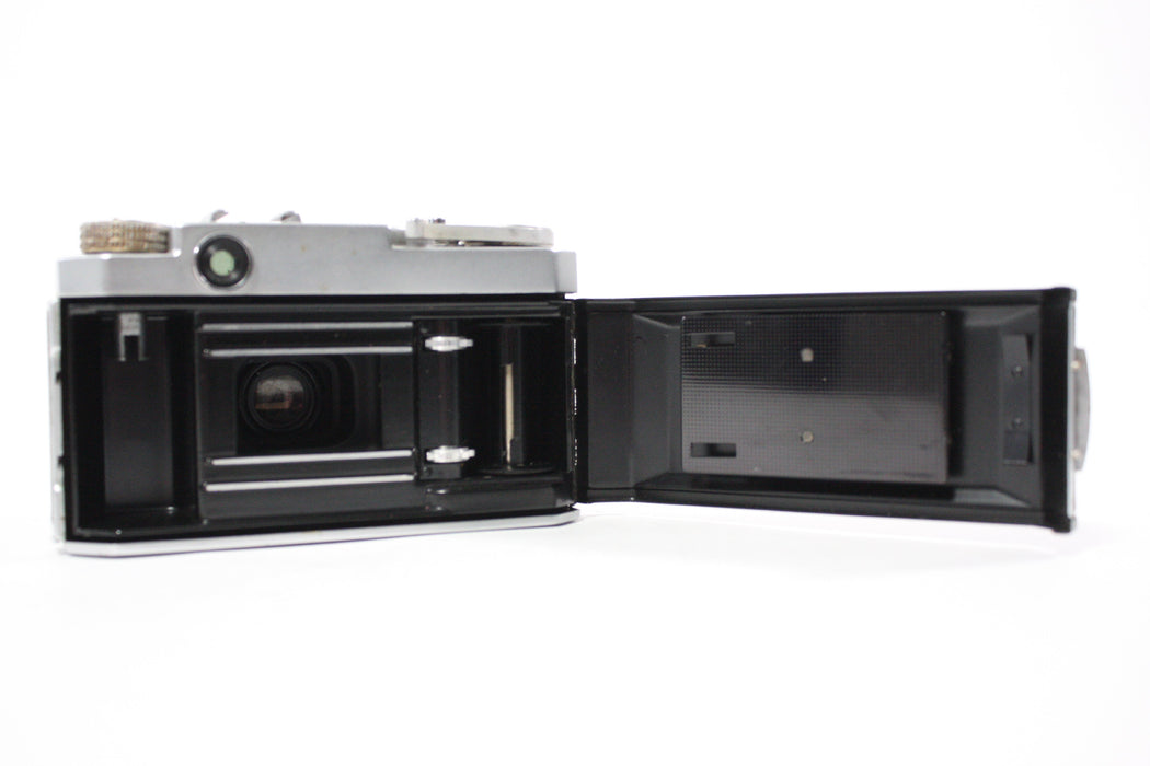 Petri 2.8 Color Corrected Super 35mm Rangefinder Camera (Parts Only)