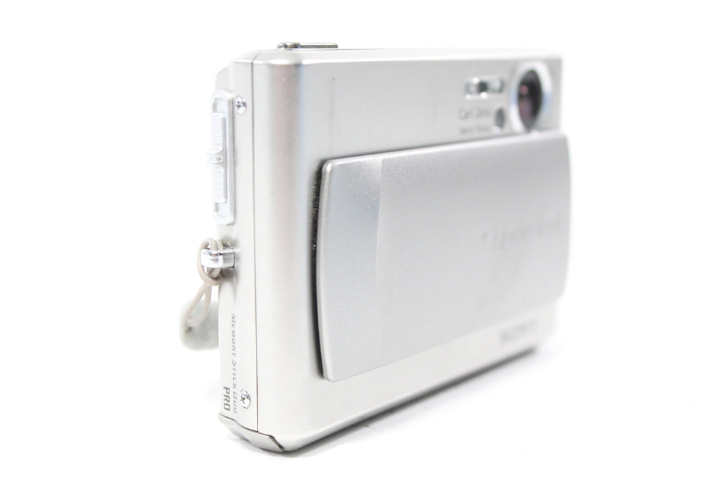 Sony Cybershot DSC-T1 Digital Point and Shoot Camera 3x Zoom 5mp (Silver) AS-IS