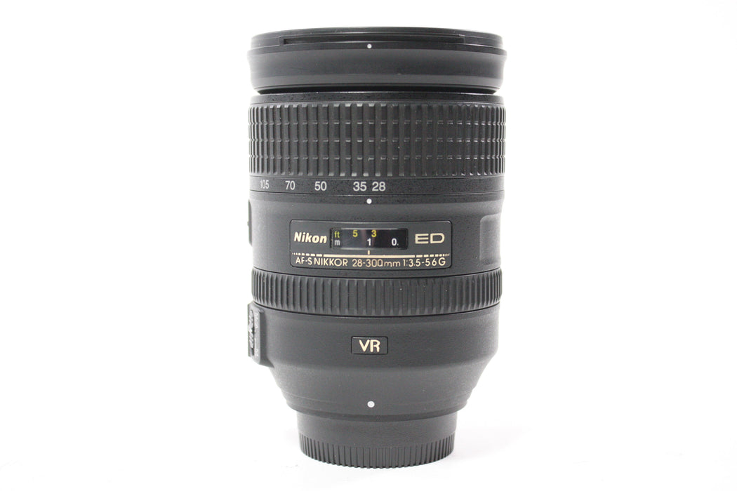 Nikon 28-300mm f/3.5-5.6G ED VR AF-S Nikkor Lens for F Mount AS-IS