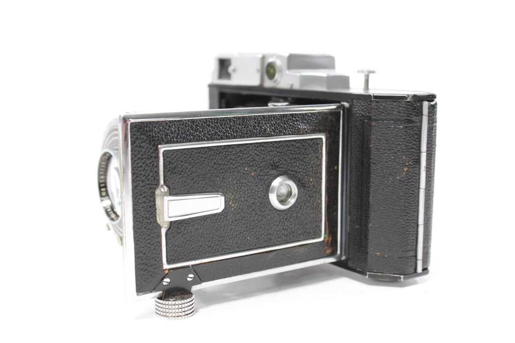 Welta Weltur 6x9 Camera with Schneider-Kreuznach 10.5cm f/3.8 Xenar Lens