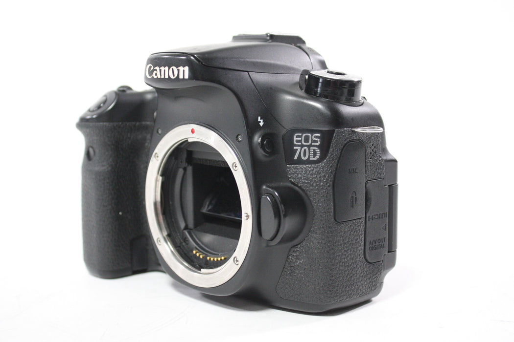 Canon 70D DSLR Camera Body with Shutter Count 31,469 With Meike MK-70D Grip (Please Read)