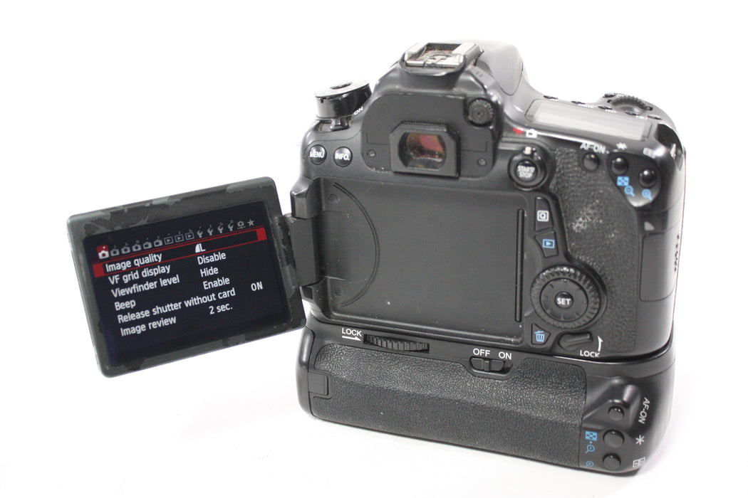 Canon 70D DSLR Camera Body with Shutter Count 31,469 With Meike MK-70D Grip (Please Read)