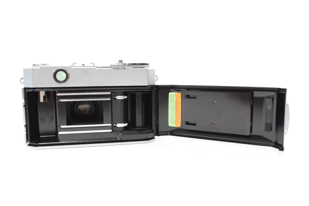 Kuribayashi Petri 2.8 Color Corrected Super 35mm Rangefinder Camera (Please Read)
