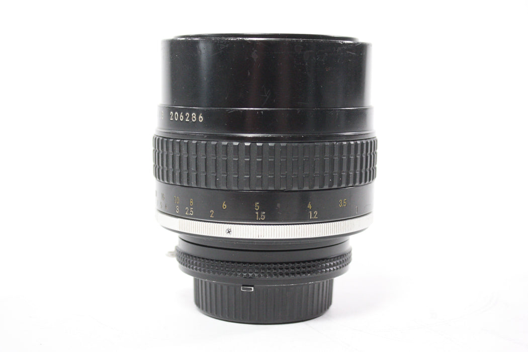 Nikon 105mm f/1.8 Nikkor AI-S Lens for Nikon F Mount