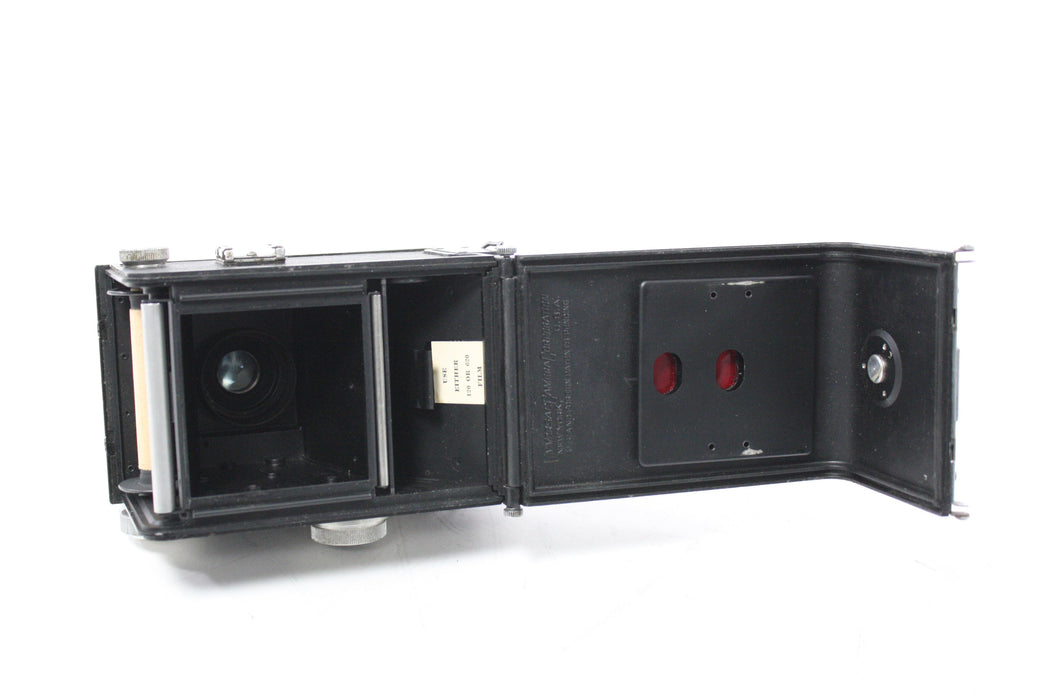 Universal Uniflex I 120mm TLR Camera