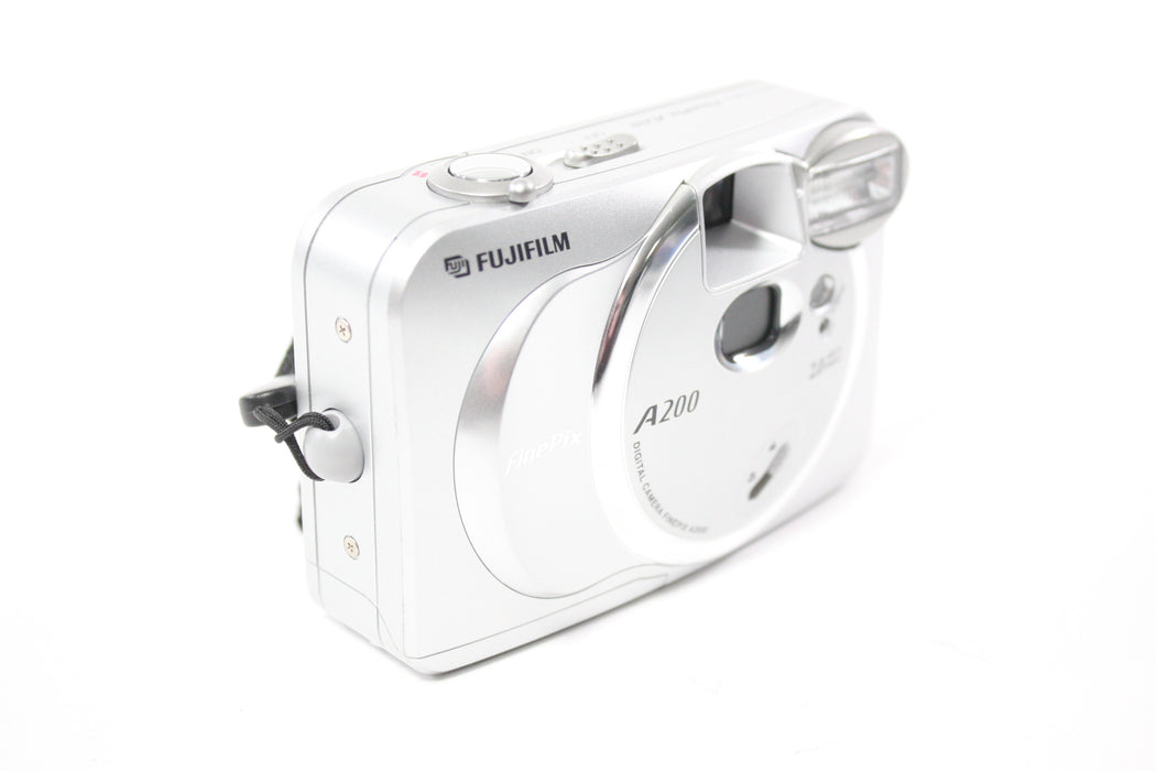 Fujifilm Finepix A200 Digital Point and Shoot Camera 2.5x Zoom 2mp (Silver)