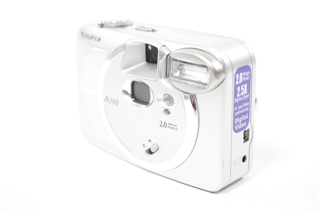 Fujifilm Finepix A200 Digital Point and Shoot Camera 2.5x Zoom 2mp (Silver)
