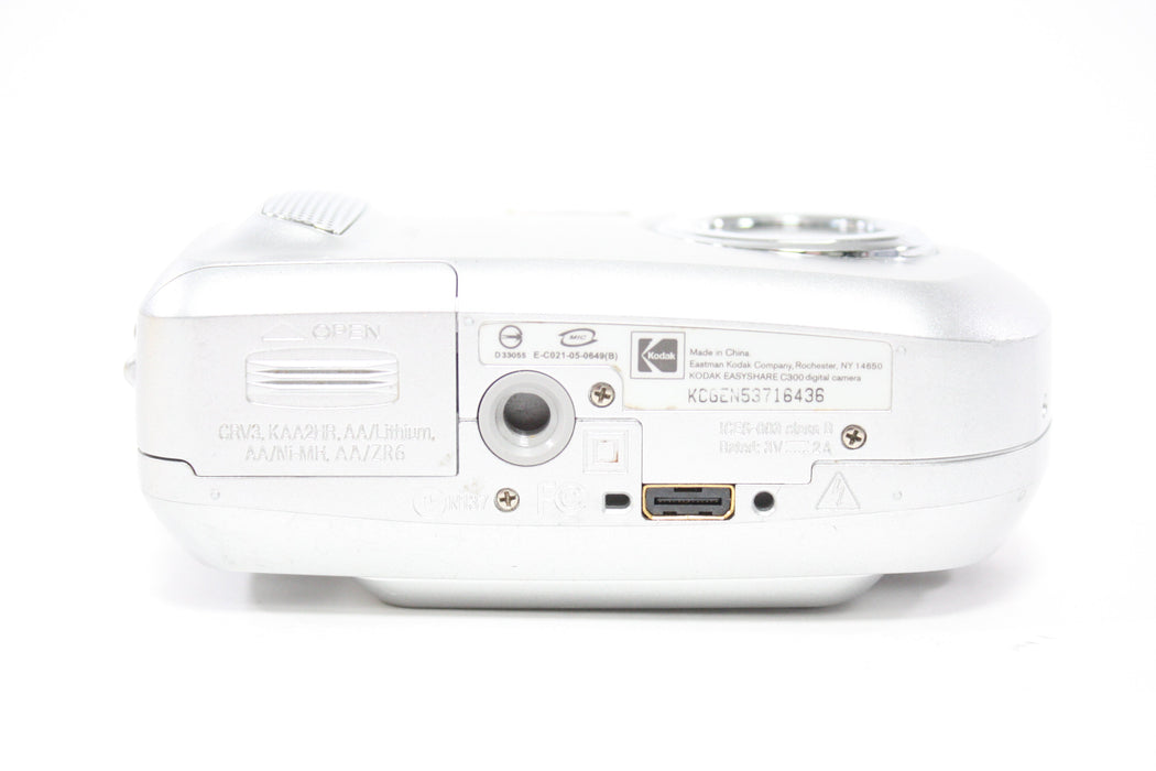 Kodak Easyshare C300 Digital Point and Shoot Camera with Easyshare Camera Dock