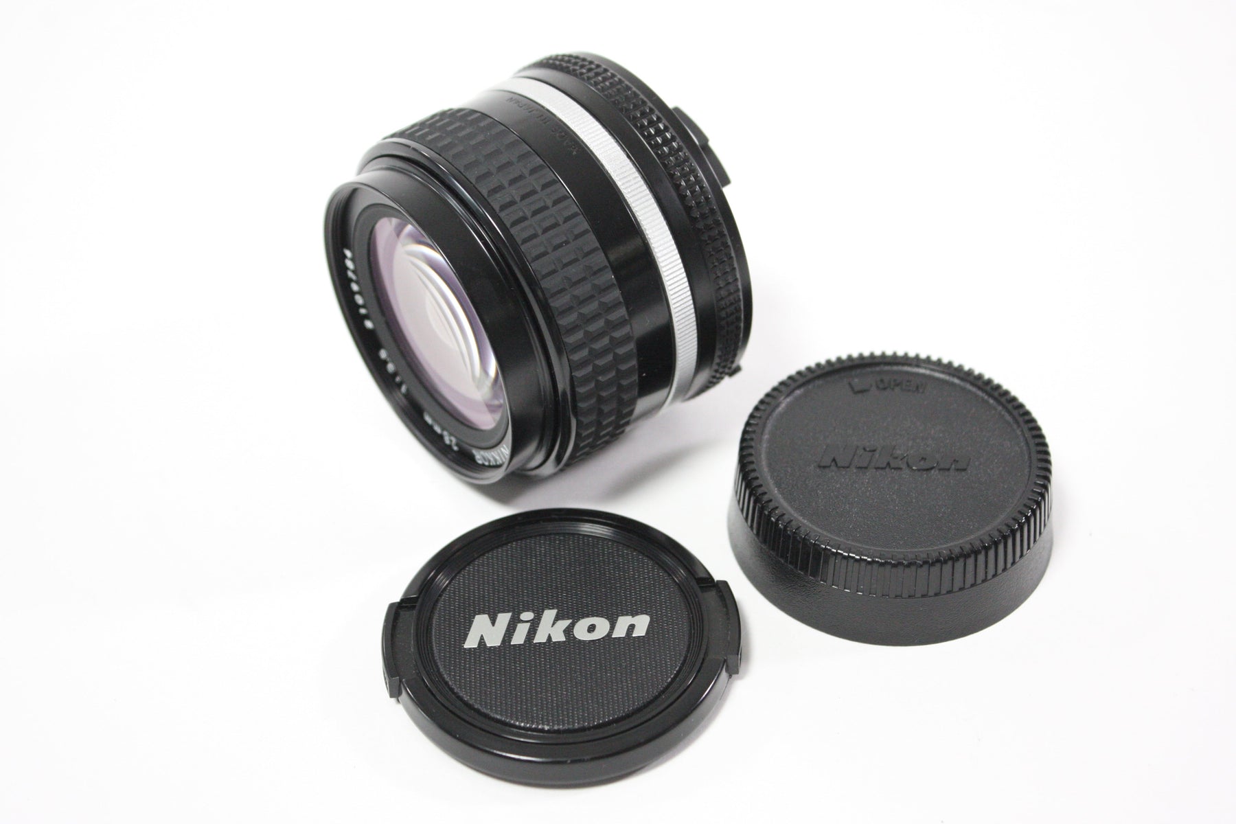 Nikon 28mm f/3.5 Nikkor AIS Lens for Nikon F Mount AS-IS