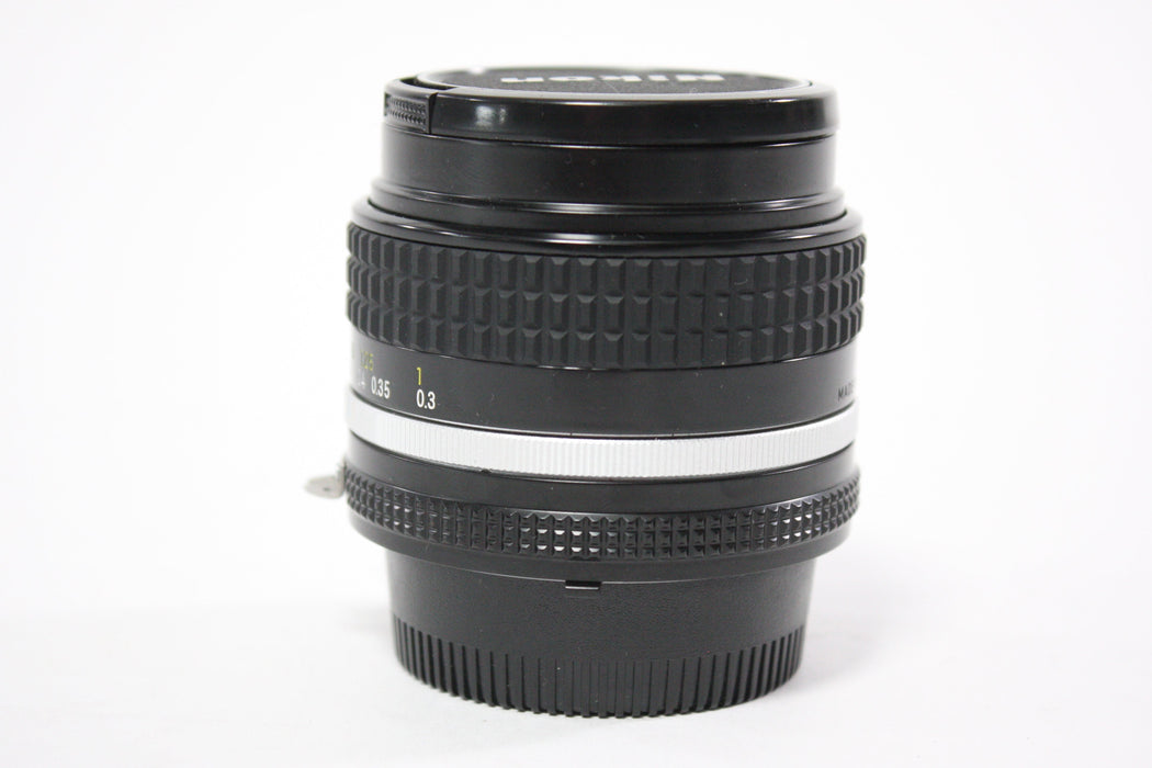 Nikon 28mm f/3.5 Nikkor AIS Lens for Nikon F Mount AS-IS