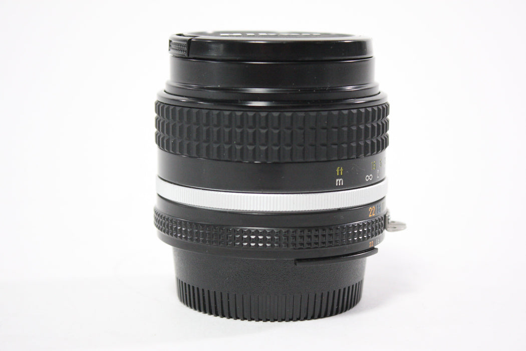 Nikon 28mm f/3.5 Nikkor AIS Lens for Nikon F Mount AS-IS