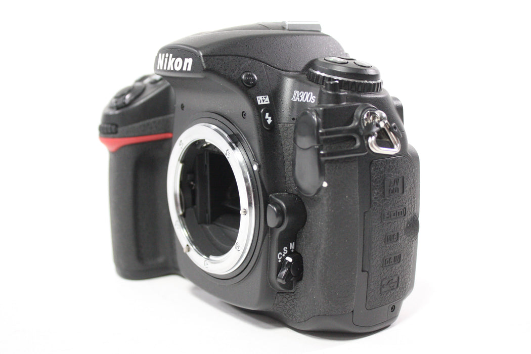 Nikon D300S DSLR Camera Body with Shutter Count 89,330 with Battery Grip