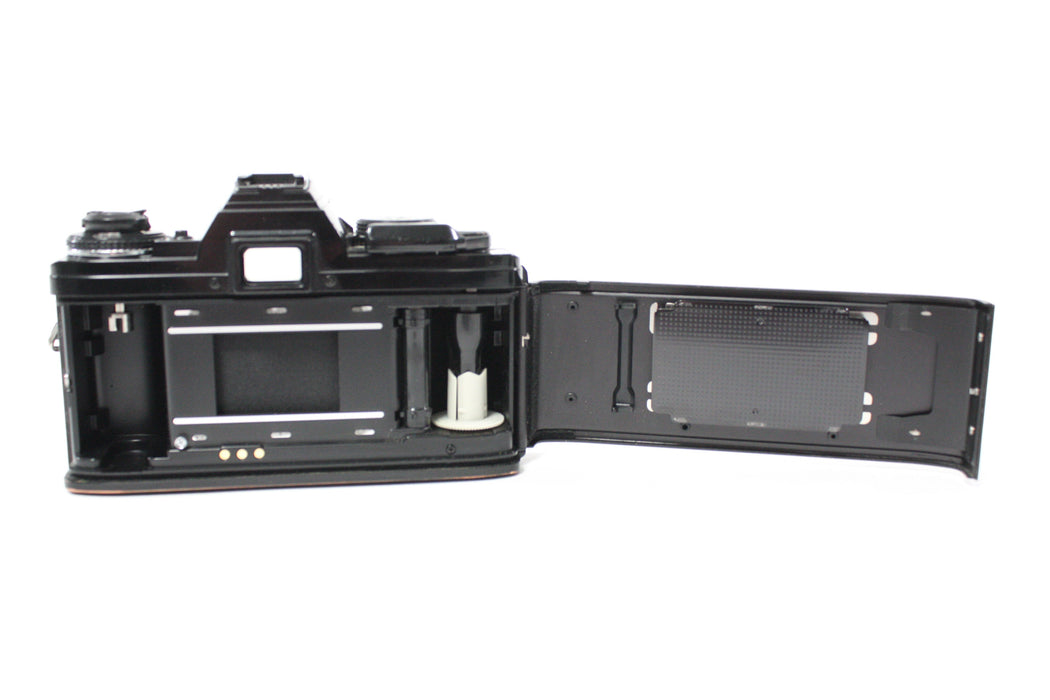 Minolta X-700 35mm SLR Camera with 50mm f/2 Lens