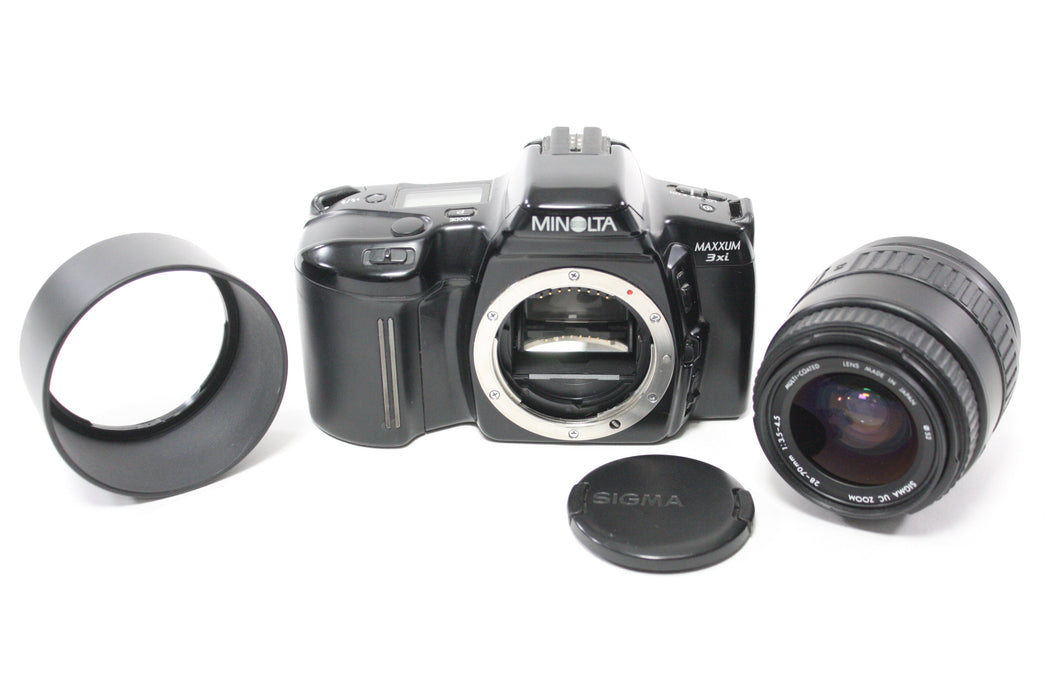 Minolta Maxxum 3xi 35mm SLR Camera with Sigma 28-70mm f/3.5-4.5 UC Zoom Lens