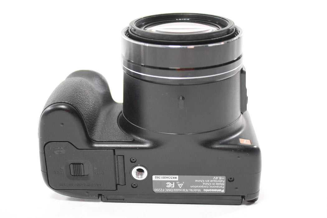 Panasonic Lumix DMC-FZ200 Digital Point and Shoot Camera 24x Zoom 12.1mp