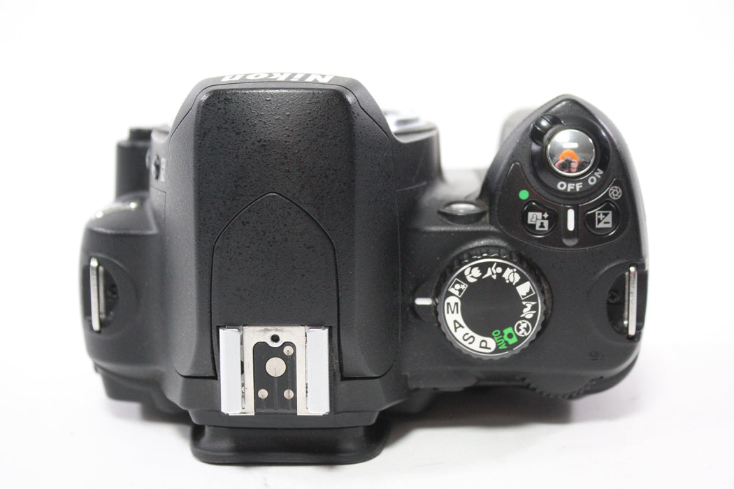 Nikon D60 DSLR Camera with Nikon 18-55mm f/3.5-5.6 G VR AF-S Nikkor Lens with Shutter Count 12,381