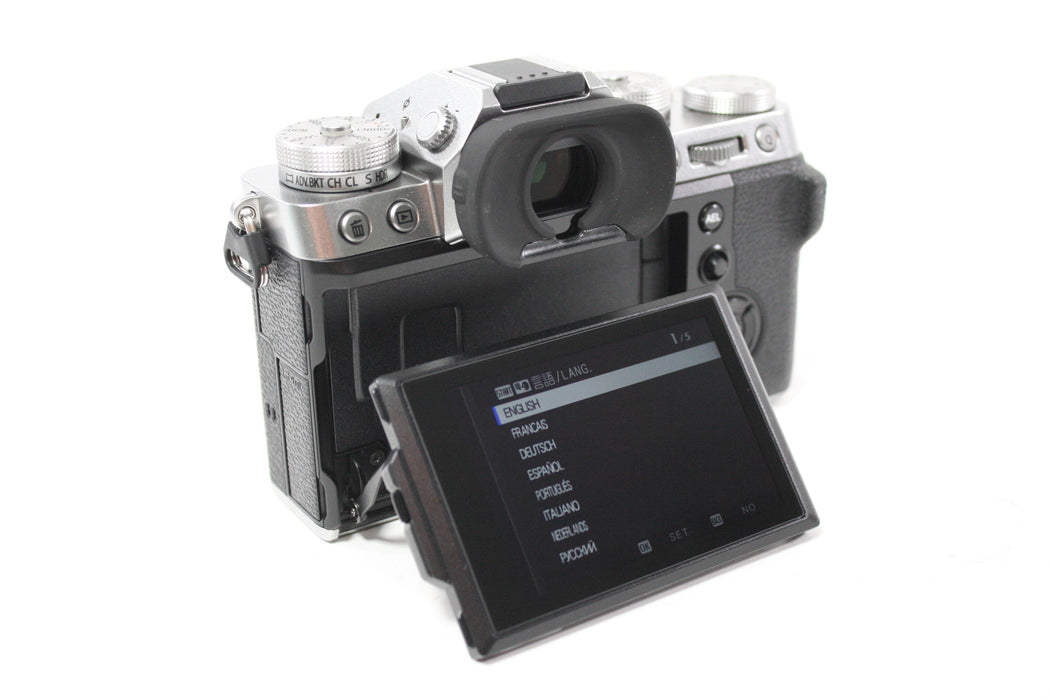 Fuji X-T5 Digital Mirrorless Camera with 16-80mm f/4 R OIS WR Lens (Open Box)