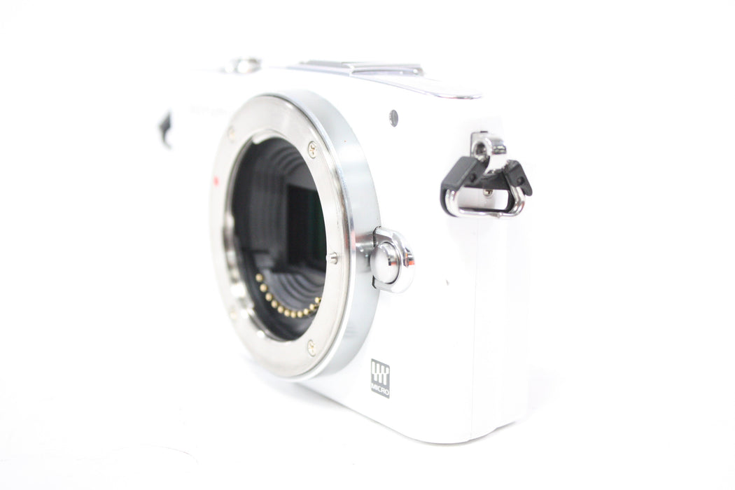 Olympus Pen Mini E-PM1 Digital Mirrorless Camera with 14-42mm f/3.5-5.6 II R MSC Lens with Shutter Count 8,150