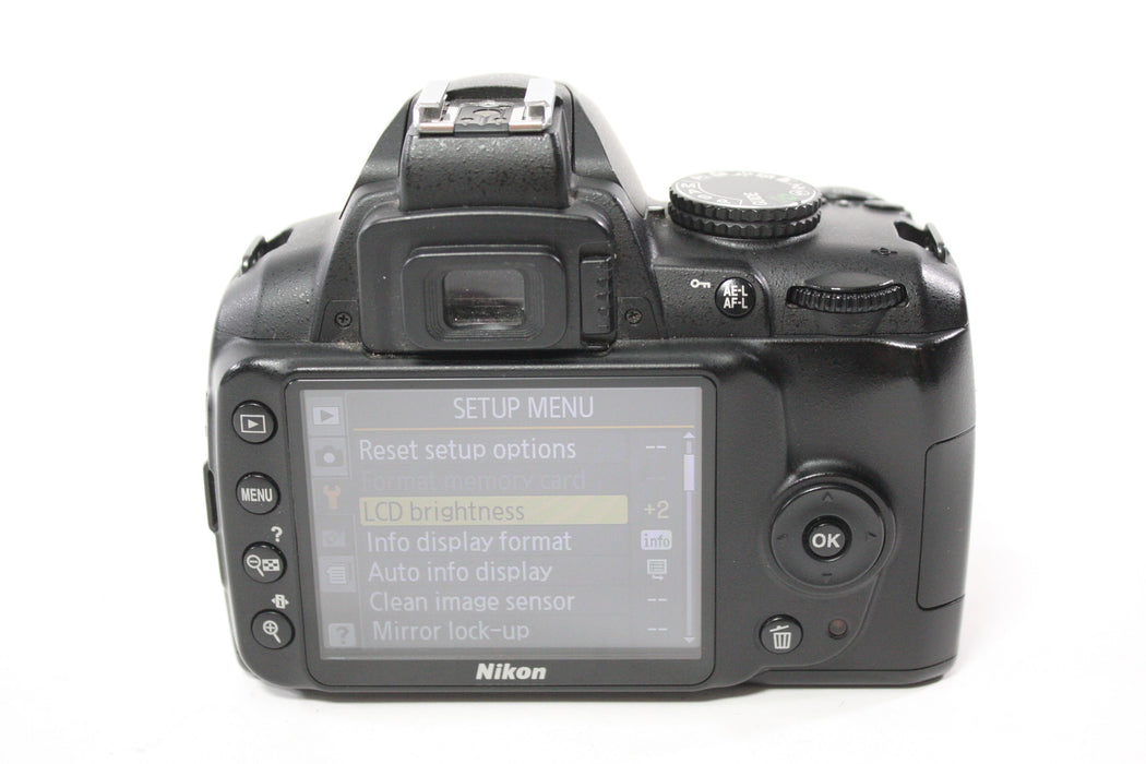 Nikon D3000 DSLR Camera with 18-55mm f/3.5-5.6 G DX VR AF-S Lens with Shutter Count 15,680