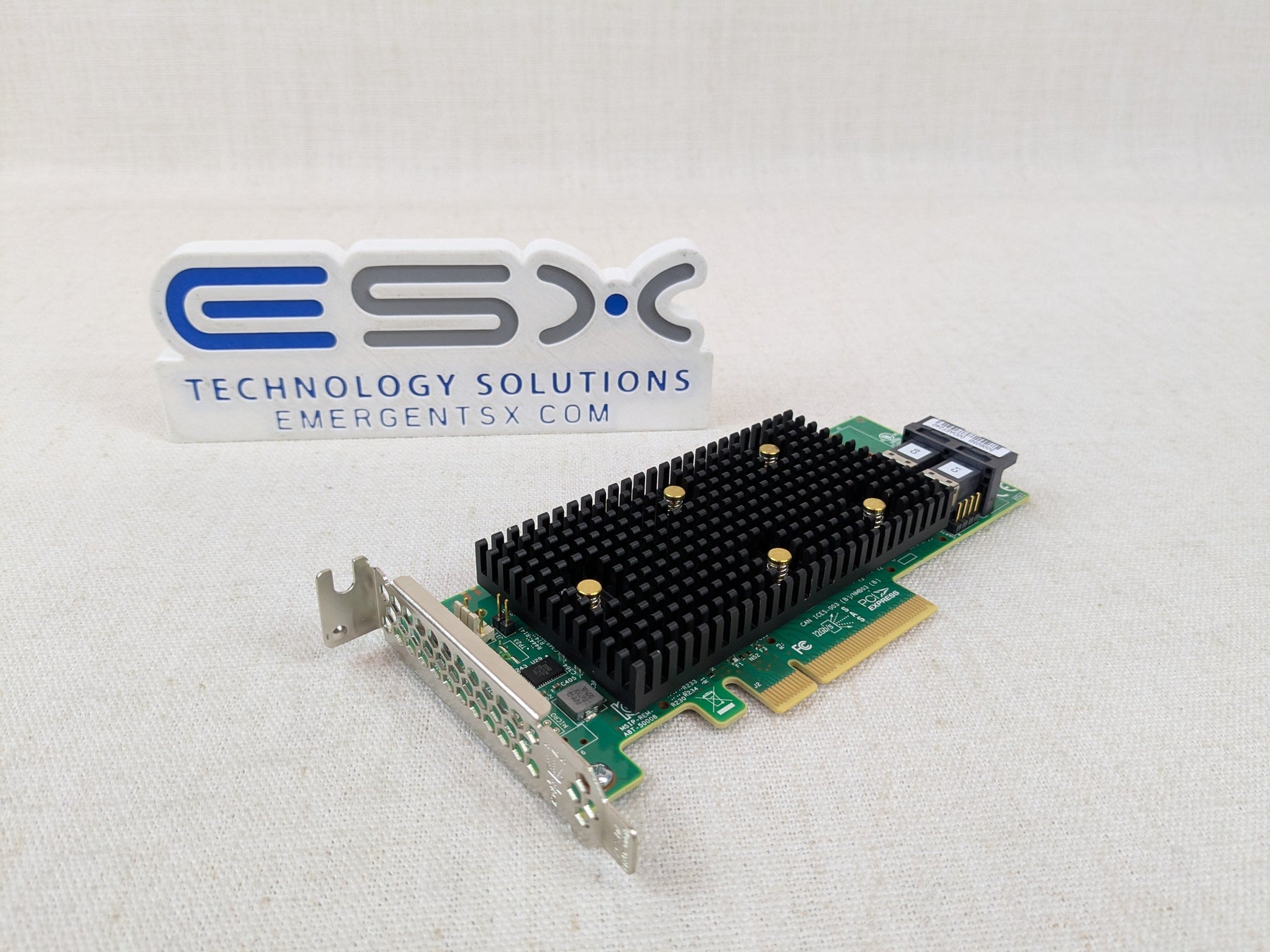Lenovo 01KN505 ThinkSystem 530-8i 12Gb/s SAS SATA PCIe RAID Controller LP
