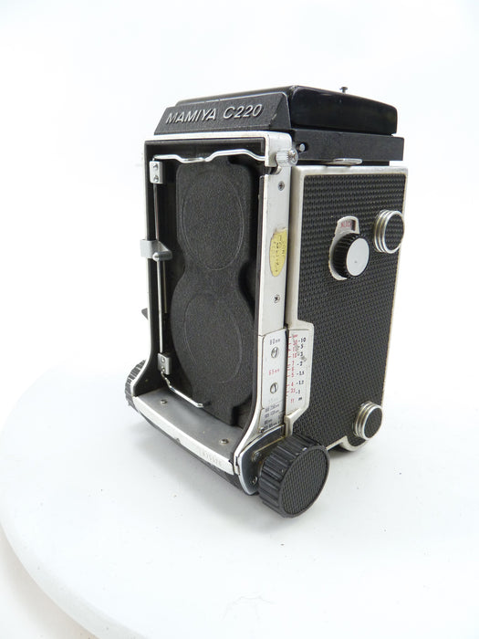 Mamiya C330 Camera Outfit with 80MM F2.8 Blue Dot Lens