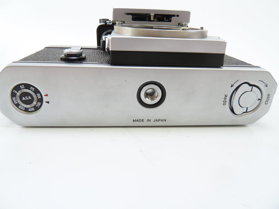 Nikon F 35mm SLR Camera Body with Type A Focusing Screen and Photomic FTn Finder