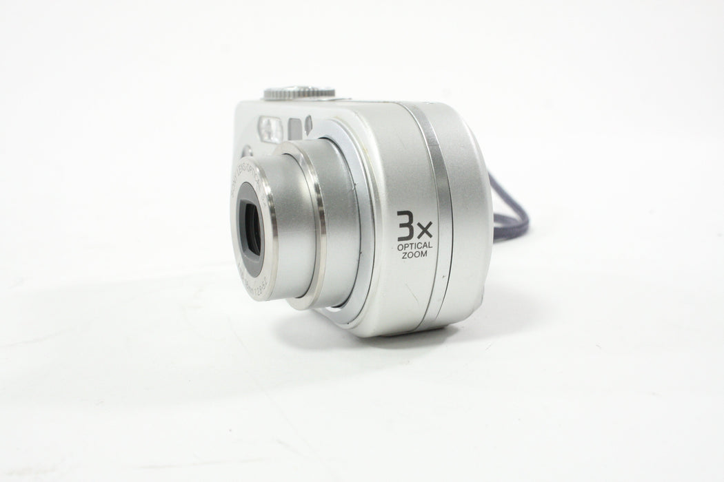 Sony CyberShot DSC-P8 Digital Point-and-Shoot Camera 3x Zoom 3.2mp