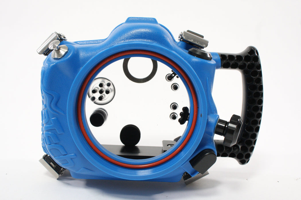 Aquatech Elite D810/D800/D800E with Housing, Grip, and PD-135 Lens Port