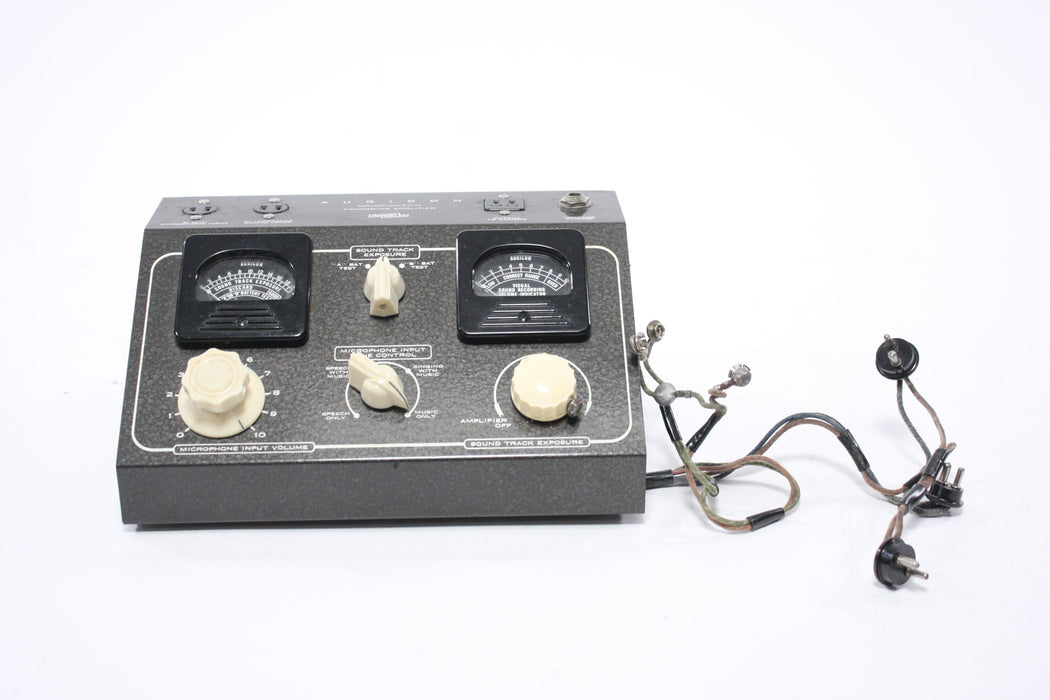 Auricon 16mm Sound-On-Film Camera CM-72 with RA30-21093-A7 and E-6 Microphone AS-IS
