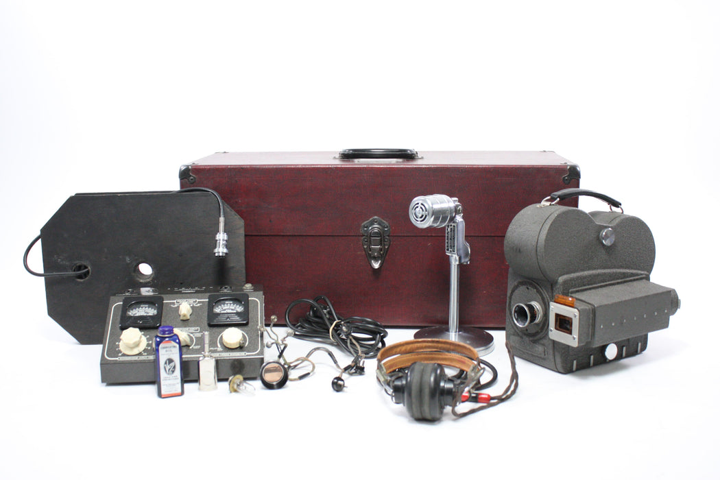 Auricon 16mm Sound-On-Film Camera CM-72 with RA30-21093-A7 and E-6 Microphone AS-IS