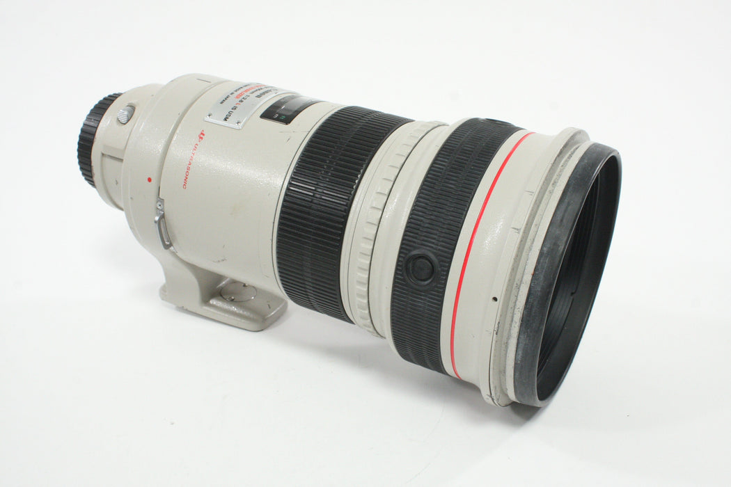Canon 300mm f/2.8 L IS USM Lens for Canon EF Mount with Case for Parts or Repair