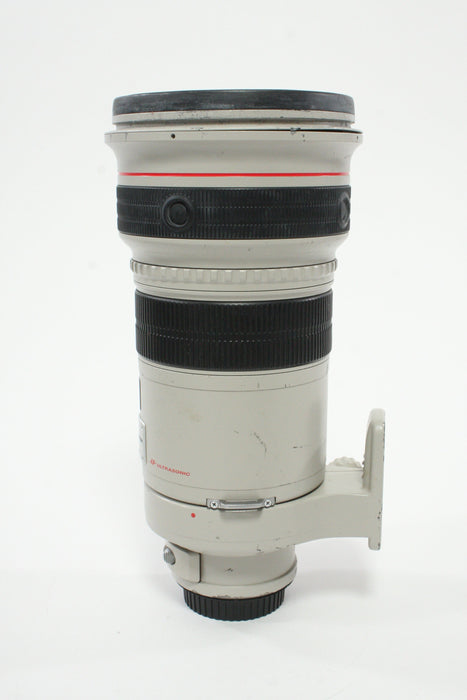 Canon 300mm f/2.8 L IS USM Lens for Canon EF Mount with Case for Parts or Repair