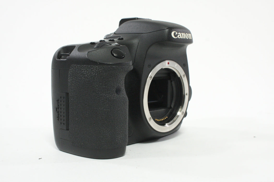 Canon 7D DSLR Camera Body with Shutter Count of 11,139