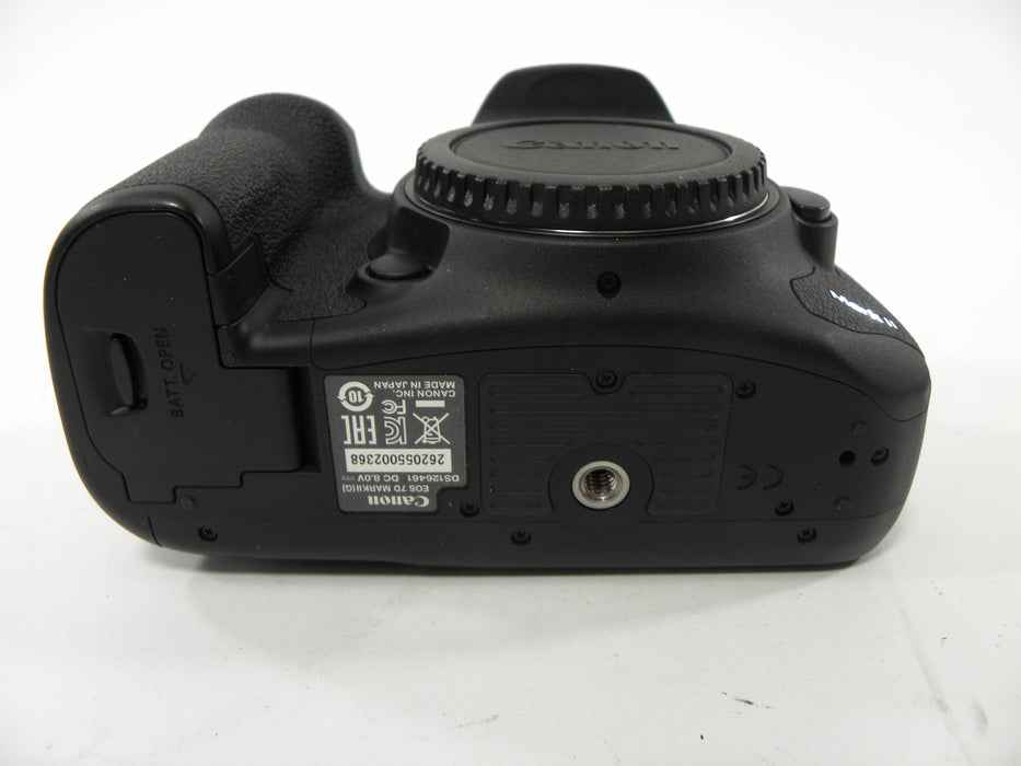 Canon 7D Mark II 20.2mp Digital SLR Body Only Shutter Ct. 4,315