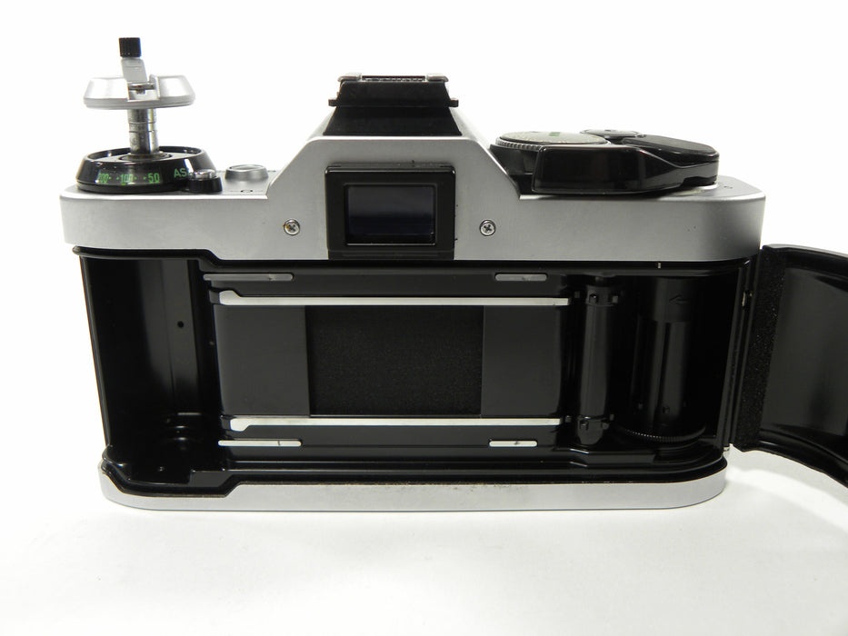 Canon AE-1 35mm Program SLR w/Sigma DL Zoom MC 35-80mm f4-5.6