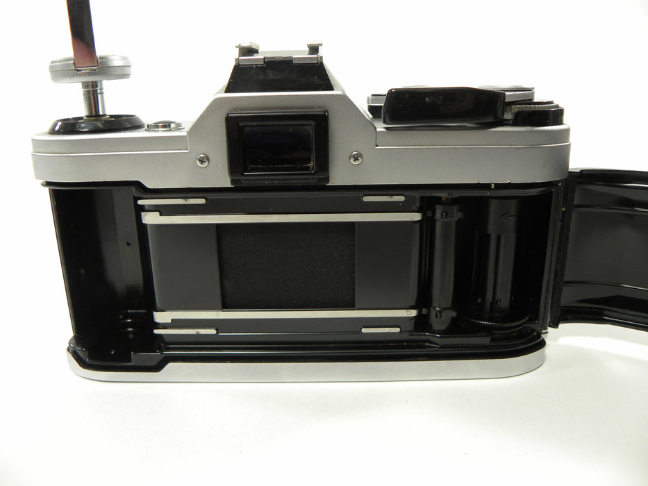 Canon AE-1 35mm SLR w/FD Zoom 35-70mm f3.5-4.5