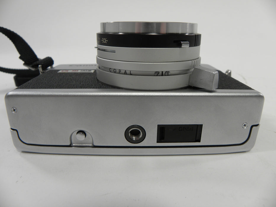 Canon Canonet QL17 G-111 35mm Camera